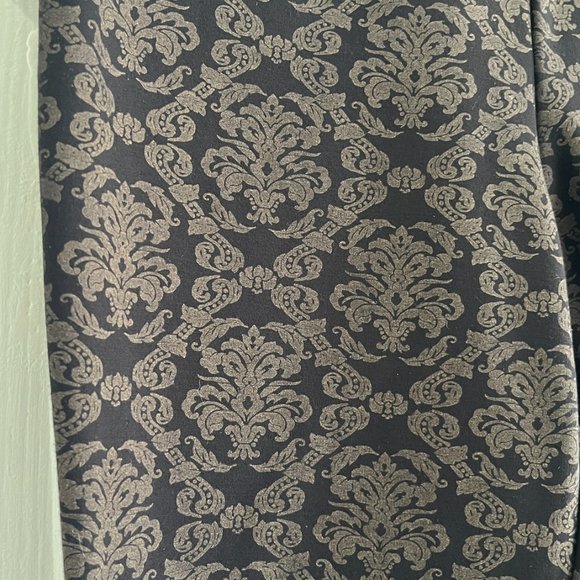 EUC Lena Gabrielle 4 Way Stretch Pull-on Pant in Dark Brocade Print - Picture 3 of 4